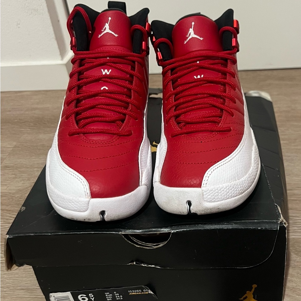 Jordan 12 gym red